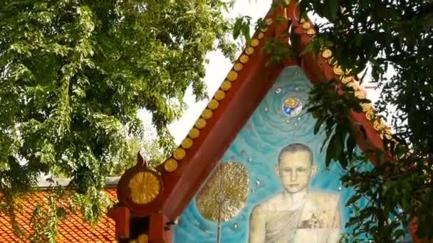 Koh Samui Thailand July 2018 Wat Khunaram 库纳拉姆佛寺 沙克丽王朝国王普密蓬 阿杜德国王陛下的马赛克肖像 — 图库视频影像