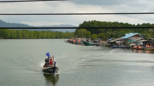 Khanom Thailand Září2018 Malé Čluny Rybářské Vesnici Řece Mangrovech Tradiční — Stock video