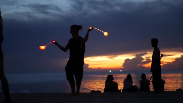 Phangan Thailand März 2019 Zen Beach Silhouetten Von Performern Strand — Stockvideo