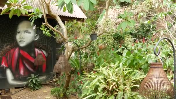 Koh Samui Tayland Mayıs 2019 Tropik Bahçe Duvarın Yanında Yeşil — Stok video