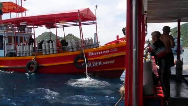 Koh Tao Island Thailand June 2019 Diving Boat Floating Surface — Stock Video