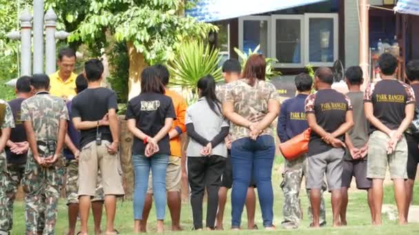 Ang Thong Marine Park Tailandia Junio 2019 Grupo Hombres Tailandeses — Vídeos de Stock