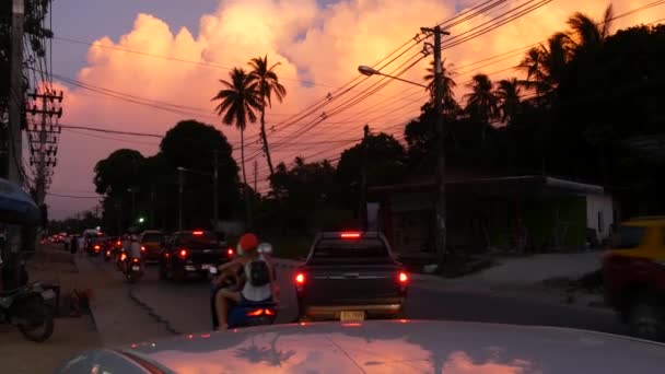 Koh Samui Island Thailandia Luglio 2019 Strada Urbana Con Trasporto — Video Stock