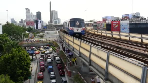 Bangkok Tailandia Julio 2019 Tráfico Horas Punta Cerca Victory Monumet — Vídeos de Stock