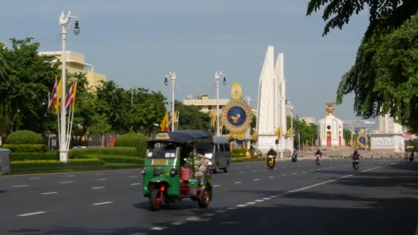Bangkok Thailand Julho 2019 Tráfego Hora Ponta Perto Monumento Democrático — Vídeo de Stock