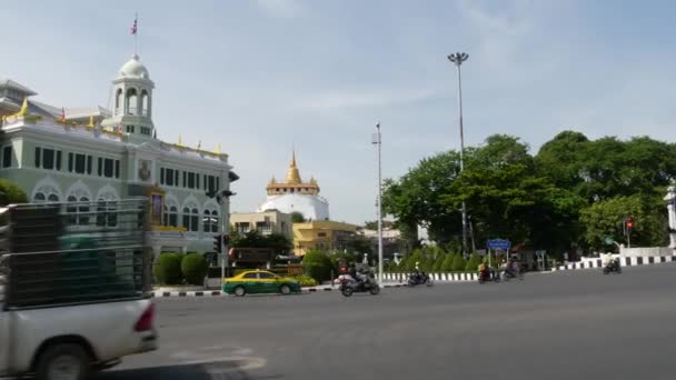 Bangkok Tailandia Julio 2019 Tráfico Horas Punta Cerca Wat Saket — Vídeos de Stock