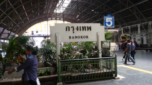 Bangkok Tajlandia Lipiec 2019 Drogowskaz Nazwą Miasta Hua Lamphong Główna — Wideo stockowe