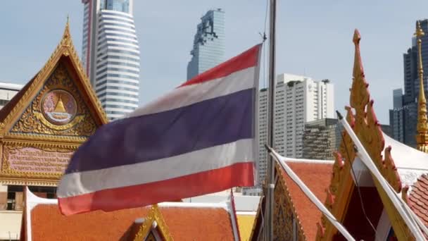 Bangkok Tailândia Julho 2019 Contraste Conceitual Antigo Templo Tradicional Oriental — Vídeo de Stock