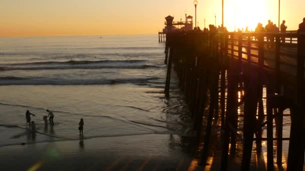 Oceanside California Usa November 2019 Houten Pier Wandelende Mensen Toeristen — Stockvideo