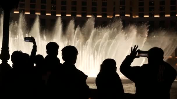 Las Vegas Nevada Usa Dic 2019 Persone Che Guardano Fontana — Video Stock