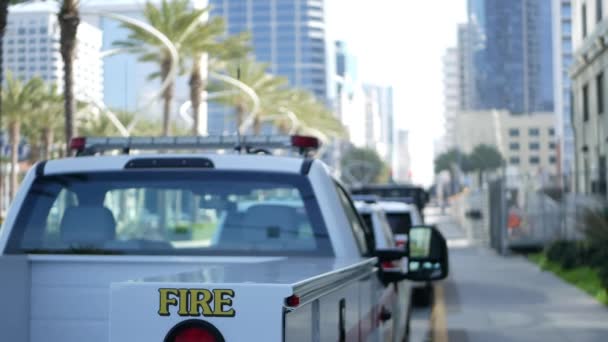 San Diego California Usa Jan 2020 Brandbilar Och Sheriffbil Med — Stockvideo