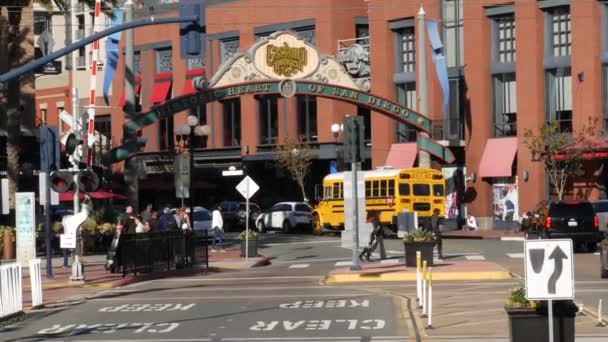 San Diego Kalifornie Usa Února 2020 Americký Žlutý Školní Autobus — Stock video