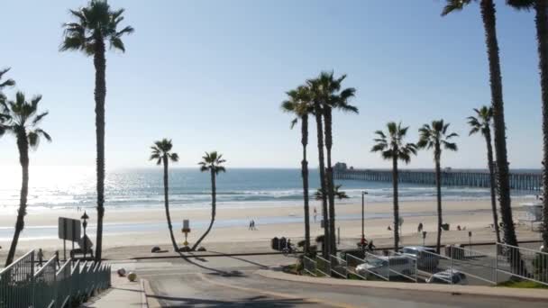 Oceanside Kalifornien Usa Feb 2020 Människor Promenader Strandnära Resort Gata — Stockvideo