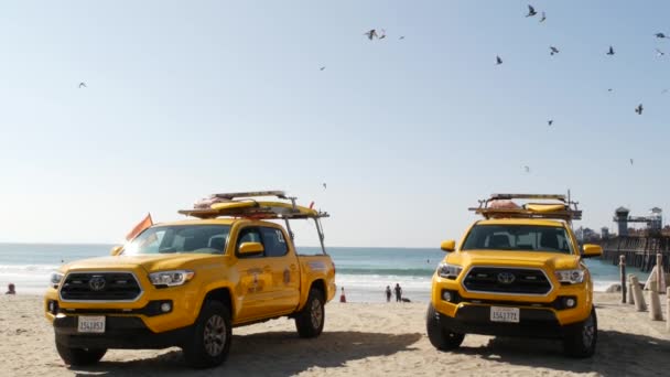 Oceanside Καλιφόρνια Ηπα Φεβ 2020 Κίτρινο Αυτοκίνητο Ναυαγοσώστη Παραλία Κοντά — Αρχείο Βίντεο