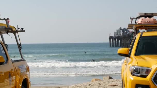 Oceanside Kalifornie Usa Února 2020 Žlutý Záchranný Vůz Pláž Poblíž — Stock video