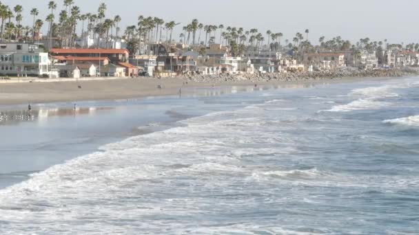 Oceanside California Usa Feb 2020 Gente Del Posto Passeggia Costa — Video Stock