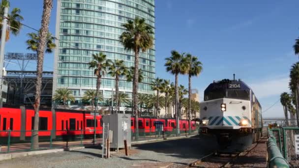 San Diego California Usa Feb 2020 Coaster Commuter Rode Mts — Stockvideo