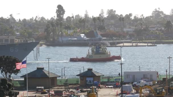 San Diego California Usa Şubat 2020 Uss Chosin Çeken Römorkör — Stok video