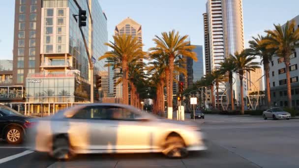 San Diego Kalifornien Usa Februar 2020 Fußgänger Verkehr Und Hochhäuser — Stockvideo