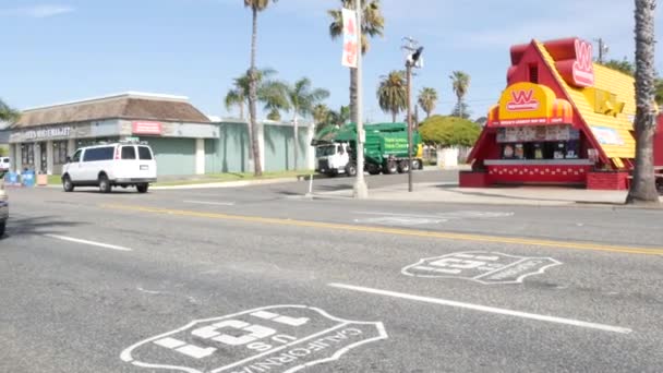 Oceanside Californië Feb 2020 Wienerschnitzel Hotdog Fastfood Pacific Coast Highway — Stockvideo