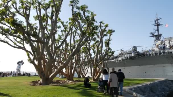 San Diego California Usa Feb 2020 Estatua Rendición Incondicional Uss — Vídeo de stock