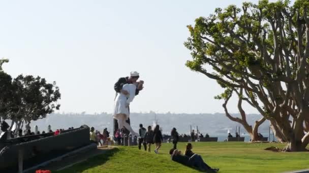San Diego California Usa Feb 2020 Unconditional Surrender Statue Uss — 비디오