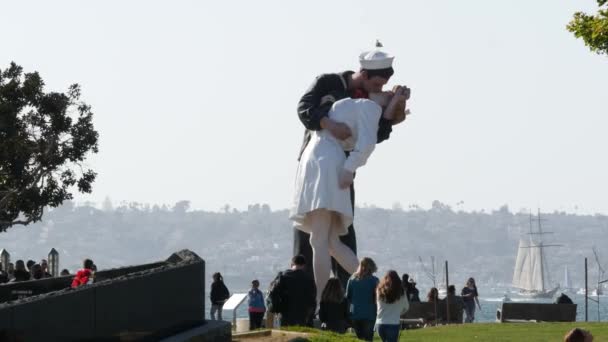 Сан Диэго Калифорния Сша Февраля 2020 Статуя Безоговорочной Капитуляции Музей — стоковое видео