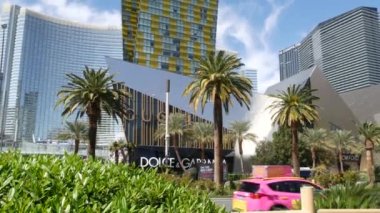 LAS VEGAS, NEVADA USA - 7 MAR 2020: Günah Şehri 'ndeki Geleceğin Şehir Merkezi kumarhaneleri. Modern lüks anonim şehir silueti. Çağdaş metropol gökdelenleri ve kristalleri zengin alışveriş merkezleri.