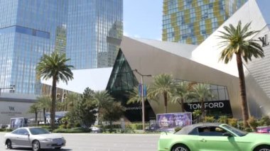 LAS VEGAS, NEVADA USA - 7 MAR 2020: Günah Şehri 'ndeki Geleceğin Şehir Merkezi kumarhaneleri. Modern lüks anonim şehir silueti. Çağdaş metropol gökdelenleri ve kristalleri zengin alışveriş merkezleri.