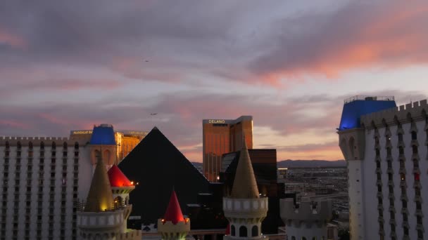 Las Vegas Nevada Usa Mar 2020 Excalibur Castle Luxor Pyramid — 图库视频影像