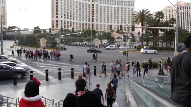 Las Vegas Nevada Usa Mar 2020 Persone Sulla Passerella Pedonale — Video Stock