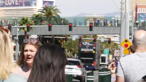Лас Вегас Невада Сша Мар 2020 Люди Пешеходной Дорожке Мультикультурные — стоковое видео