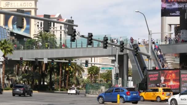 Las Vegas Nevada Usa Mar 2020 Personas Pasarela Peatonal Hombres — Vídeos de Stock