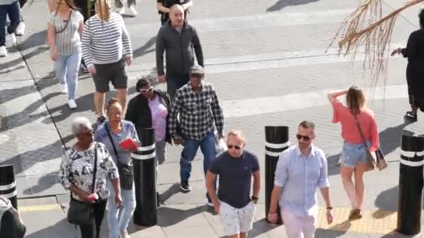 Лас Вегас Невада Сша Мар 2020 Люди Пешеходной Дорожке Мультикультурные — стоковое видео