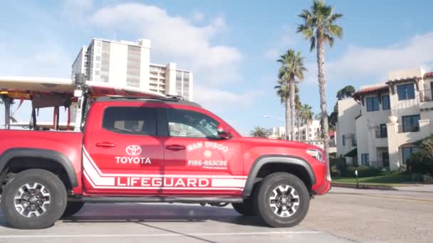 Jolla California Usa Kasım 2020 Cankurtaran Kırmızı Kamyonet Sahil Kenarında — Stok video