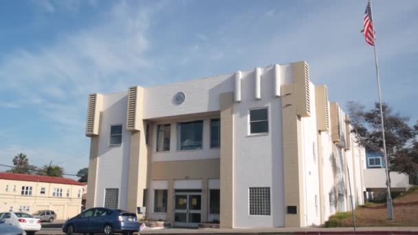 美国加利福尼亚州圣地亚哥 2020年11月21日 共济会会馆 共济会宗教组织 中心或共济会堂 城市街道上的建筑立面或外部 免费石工符号 — 图库视频影像