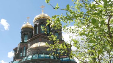 Kubinka, Moskova Oblastı, Rusya - 10 Temmuz 2020: Vatanseverlik Parkı 'ndaki Rus Silahlı Kuvvetleri Ana Katedrali. Askeri Hıristiyan Ortodoks Kilisesi, İsa 'nın Dirilişi. Dini mimari.