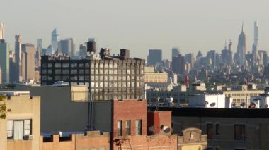 New York City Manhattan şehir merkezi finans bölgesi silueti, Brooklyn Sunset Park, Amerika Birleşik Devletleri. Gökdelen binaları olan şehir manzarası, yerleşim bölgesinden Dünya Ticaret Merkezi