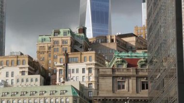 New York City Manhattan Şehir Merkezi Finans Bölgesi, Amerika Birleşik Devletleri. Dünya Ticaret Merkezi gökdeleni, Fidi 'deki kule binası. Modern iş merkezi. Broadway sokak mimarisi. Batarya parkı