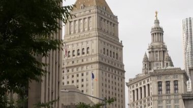 New York, ABD - 4 Eylül 2024: Şehir Merkezi. Manhattan belediye binası, eski tarihi sokak mimarisi. Thurgood Marshall Adliyesi. Hükümet yönetim yetkisi.