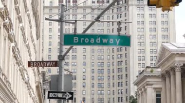 New York Şehri Şehir Merkezi, Amerika Birleşik Devletleri. Manhattan belediye binası 1914 eski tarihi mimari. Devlet idaresi yetkisi. Broadway sokak tabelası, Chambers Caddesi..