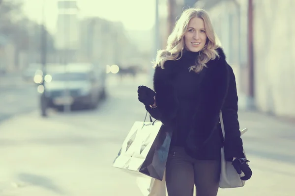 Beautiful Girl walking through Moscow — Stock Photo, Image