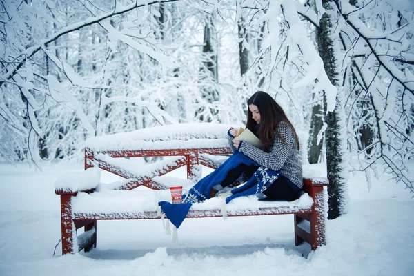 Happy young woman — Stock Photo, Image