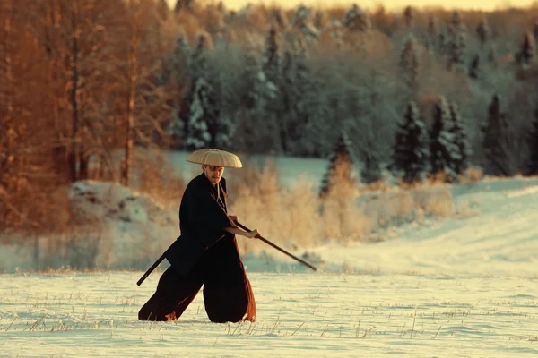 Samouraï dans le champ d'hiver — Photo