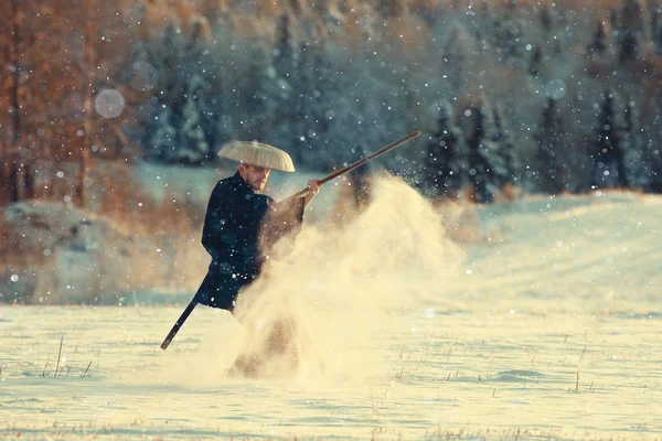 Samurai no campo de inverno — Fotografia de Stock