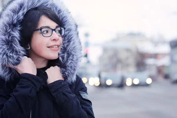 Menina bonito usando óculos — Fotografia de Stock