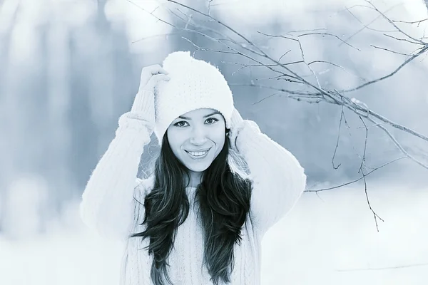 Young girl with long dark hair — Stock Photo, Image