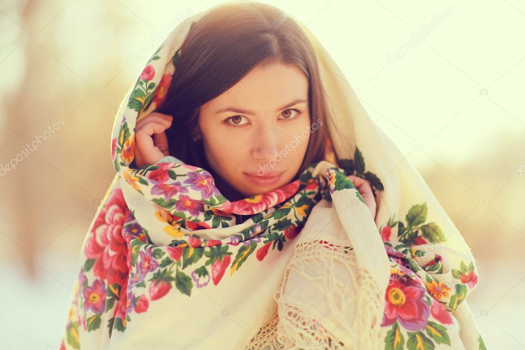 Woman wearing traditional Russian scarf — Stock Photo © xload 105654036