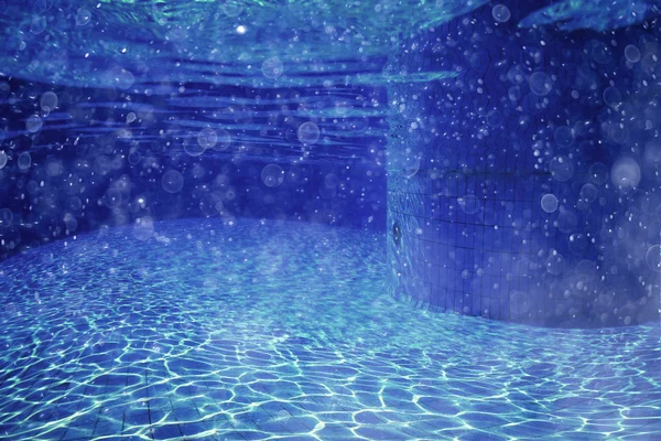 Bajo el agua en piscina —  Fotos de Stock
