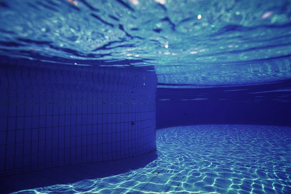 Pod vodou v bazénu — Stock fotografie